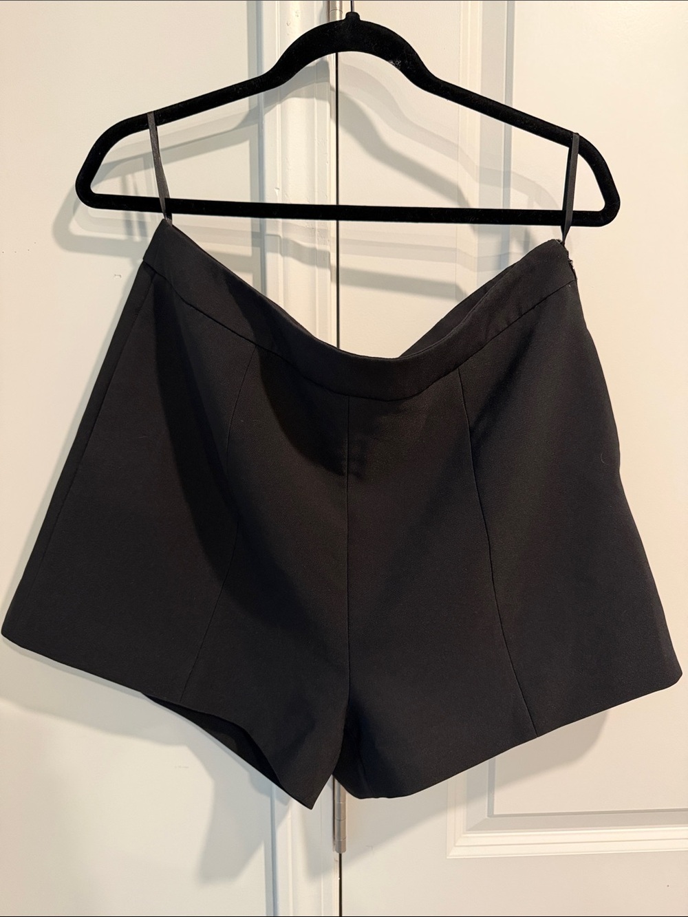 Commense Black High-Waist Tailored Shorts